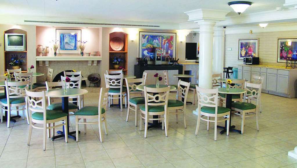 Quality Inn Хамптън Ресторант снимка